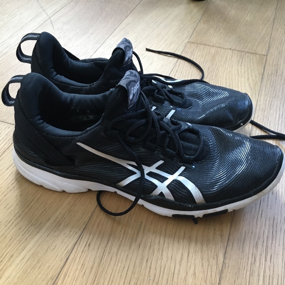 ASICS - Picture 2 of 2